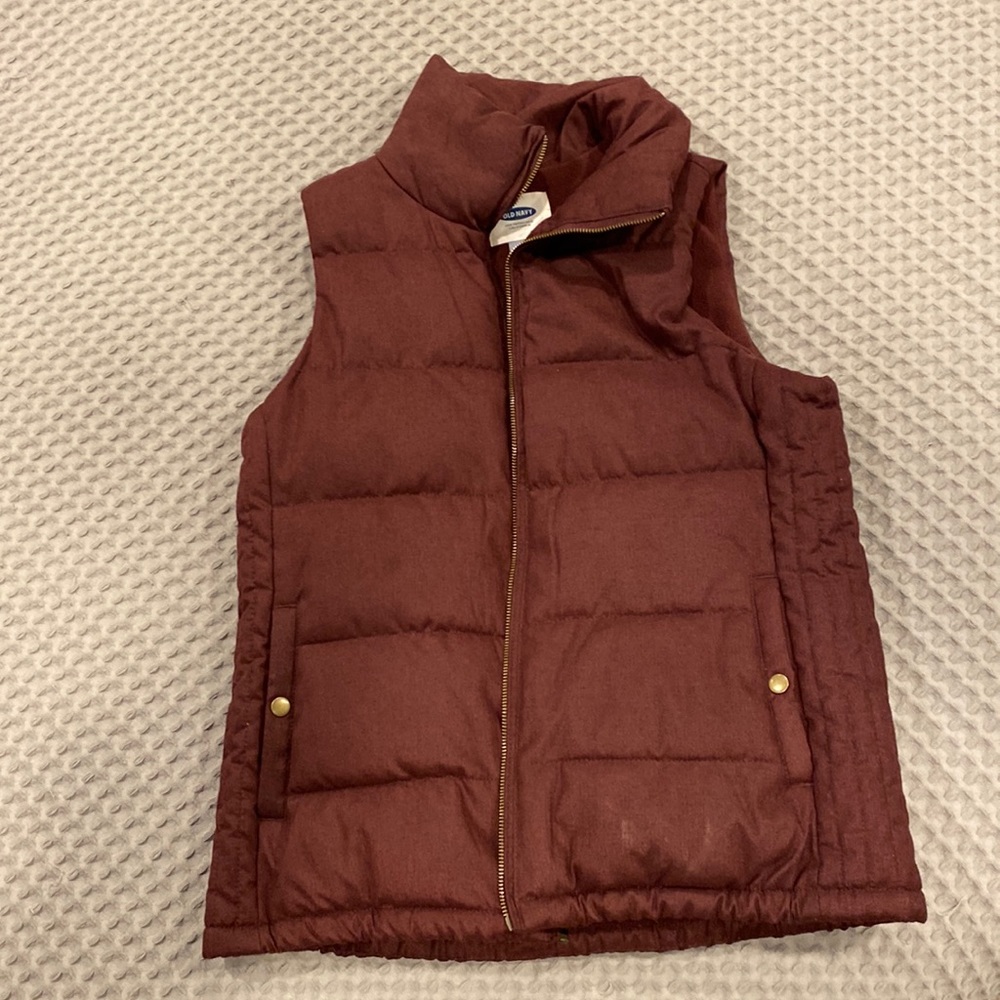 Maroon winter puff vest
